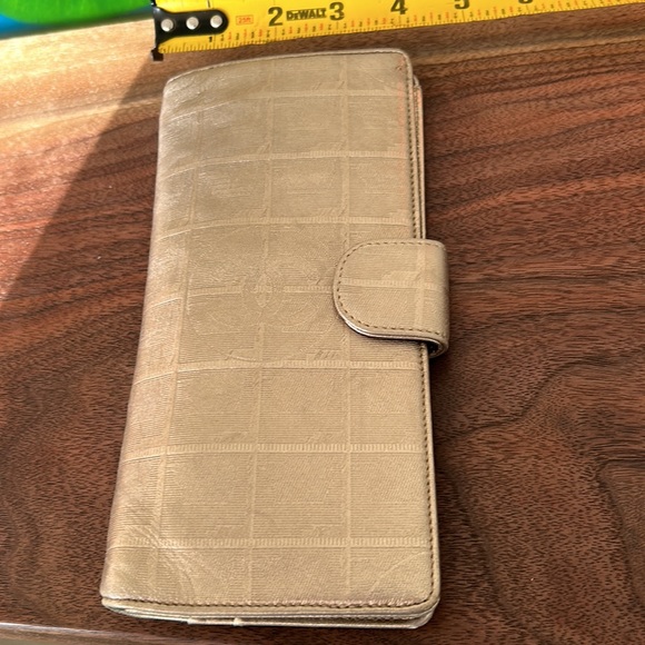 Chanel French Purse. - Picture 13 of 15